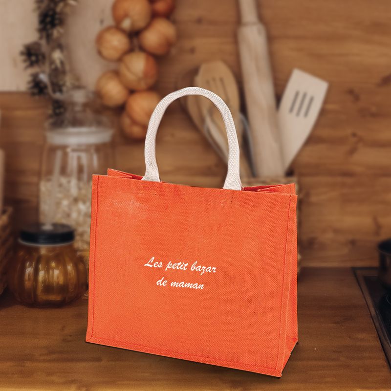 Sac cabas en toile de jute à broder avec votre texte · Le petit Bazar de Maman Sac cabas en toile de jute à broder avec votre texte · Le petit Bazar de Maman