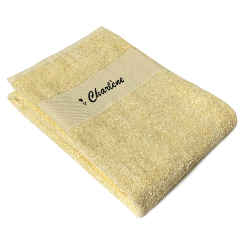 Serviette de bain brodée avec texte ou prénom · Idée cadeau mariage ou crémaillère · 70 x 140 cm Serviette de bain brodée avec texte ou prénom · Idée cadeau mariage ou crémaillère · 70 x 140 cm